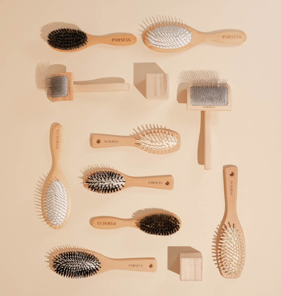 Collectie houten hondenborstels van Pawness